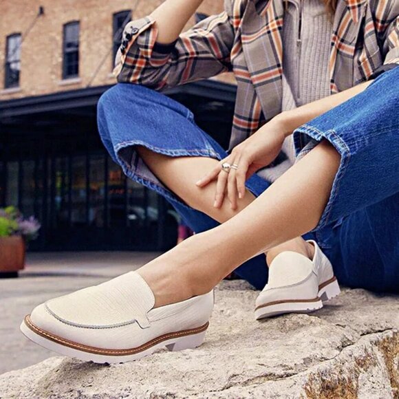 Andre Assous Women's Philipa Almond Toe Embossed Loafers Size 11 (MSRP $220) - Picture 2 of 10